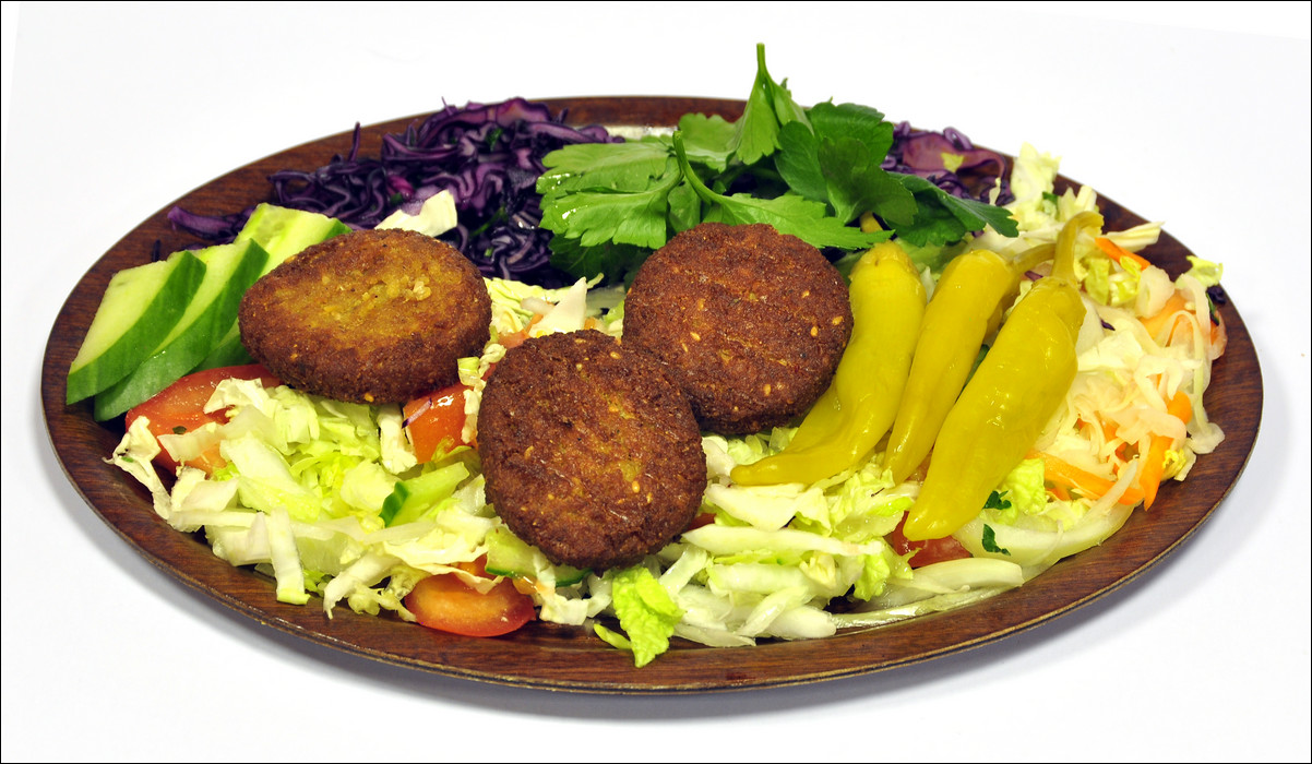 https://908d241086.cbaul-cdnwnd.com/1562a355cb4ad63df3068b213dddccc7/200000010-be398bf35c/falafel.jpg